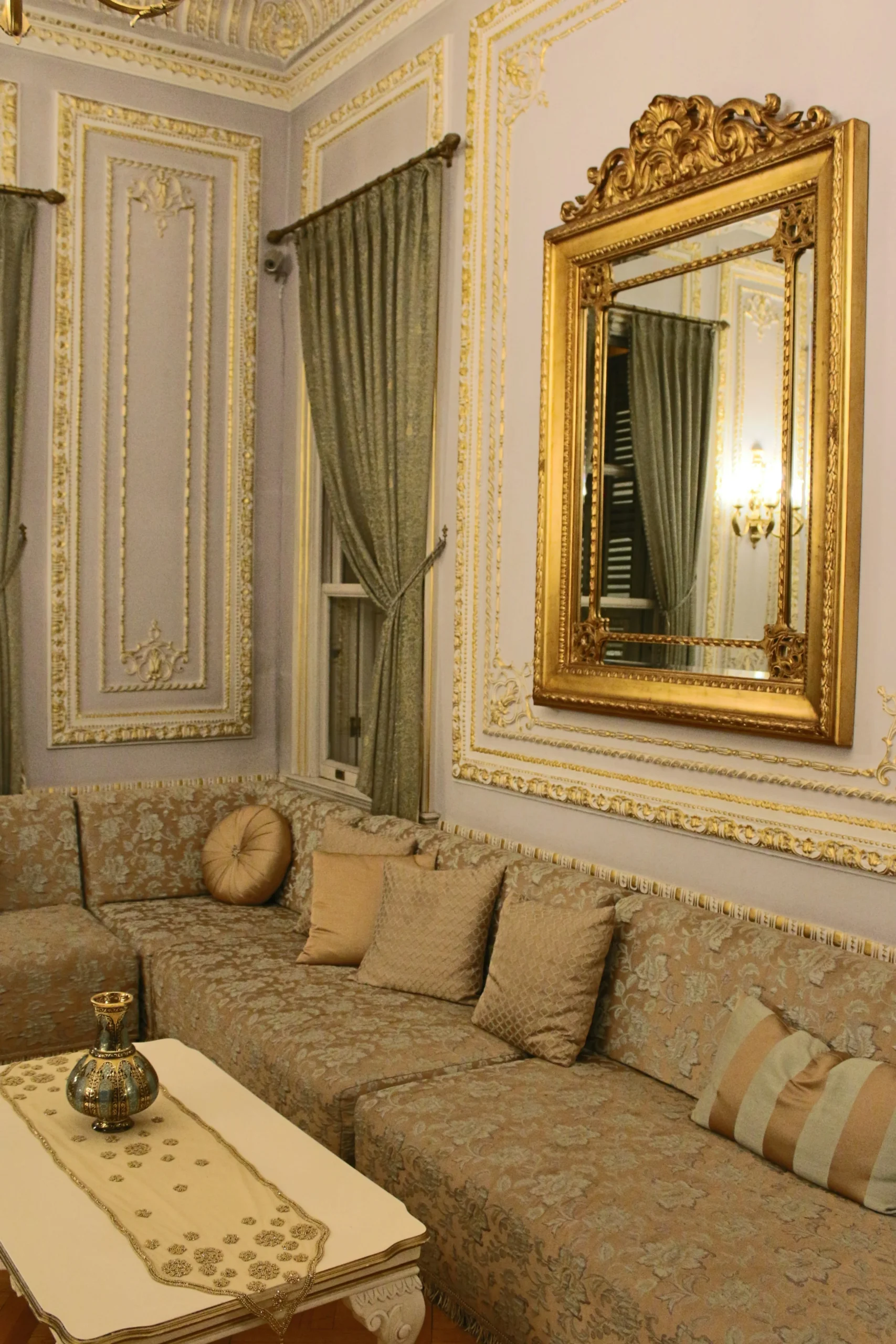 التشطيبات الداخلية